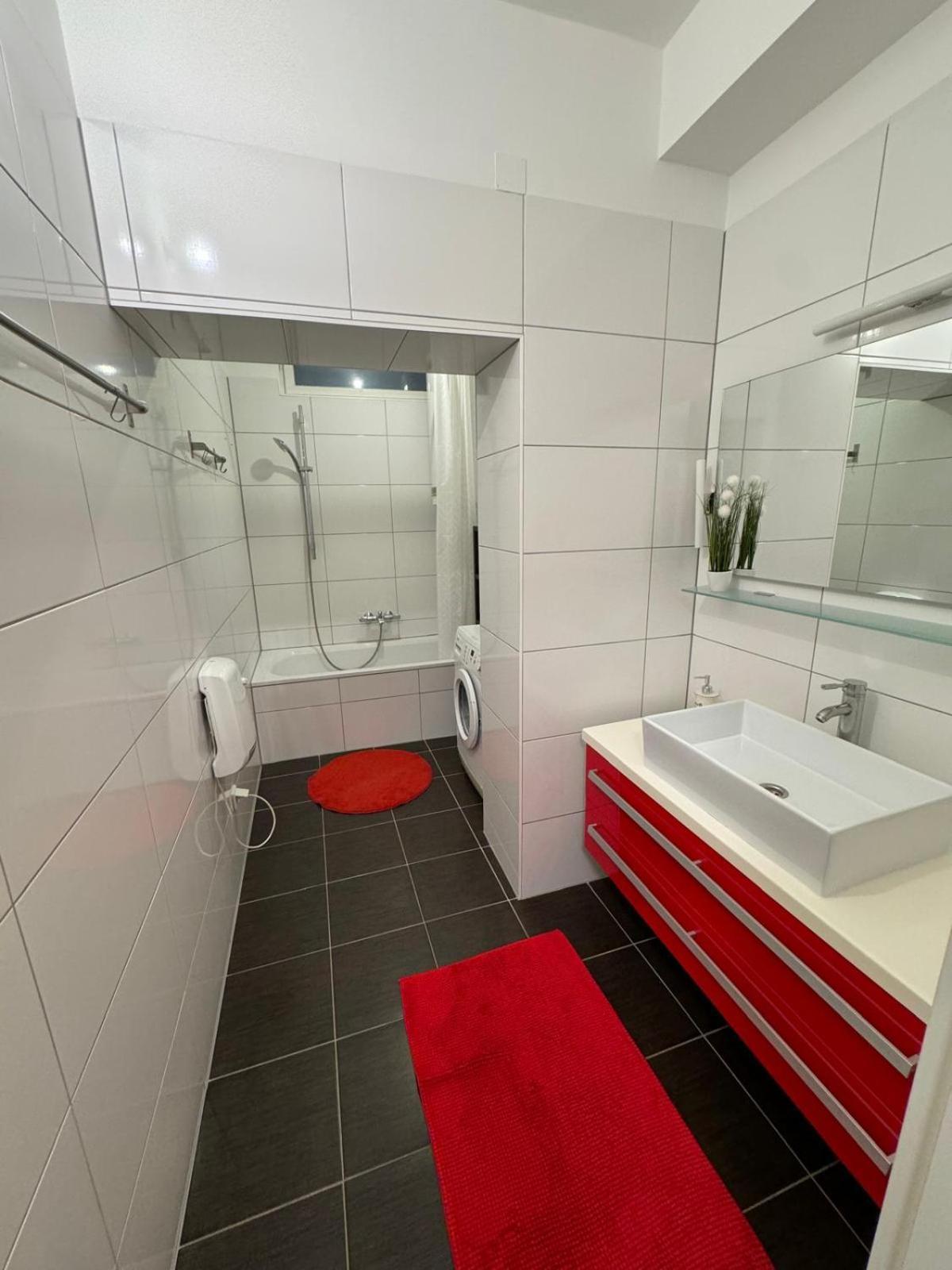 Sunny And Elegant Apartament In Central Location Graz Exterior photo